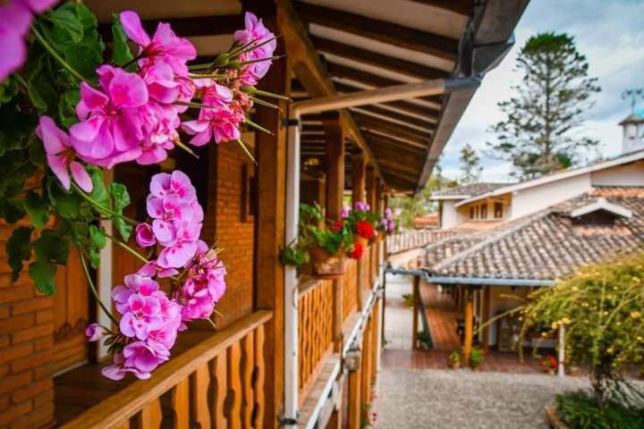 Uzhupud Garden Hotel & Lodge Paute Exterior photo