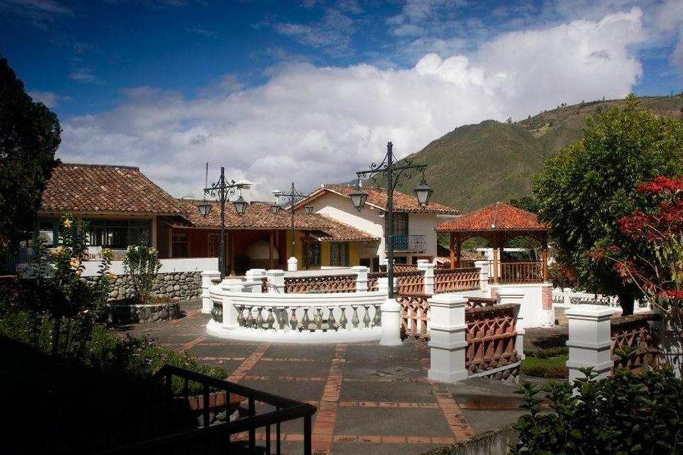 Uzhupud Garden Hotel & Lodge Paute Exterior photo